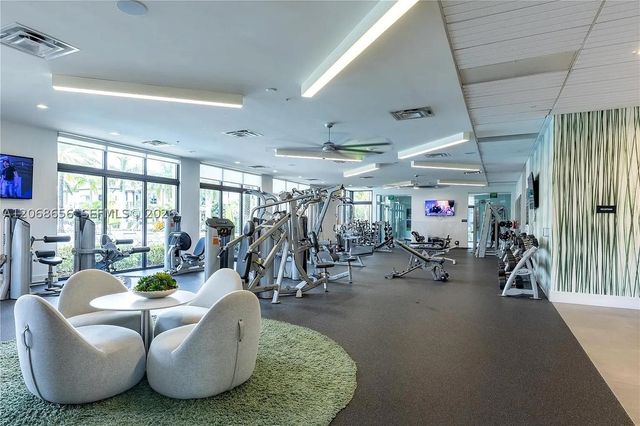 4691 NW 83rd Pkwy, Doral, FL 33166