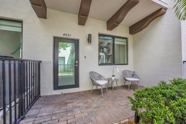 4691 NW 83rd Pkwy, Doral, FL 33166