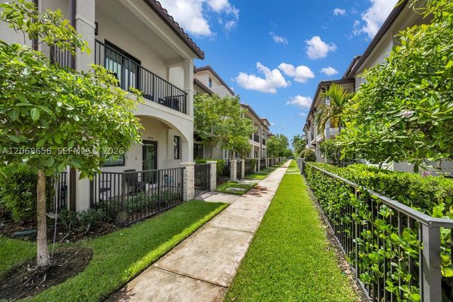 4691 NW 83rd Pkwy, Doral, FL 33166