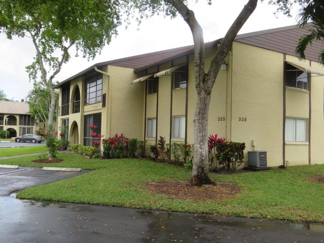 335 Pine Ridge Circle D-1, Greenacres, FL 33463
