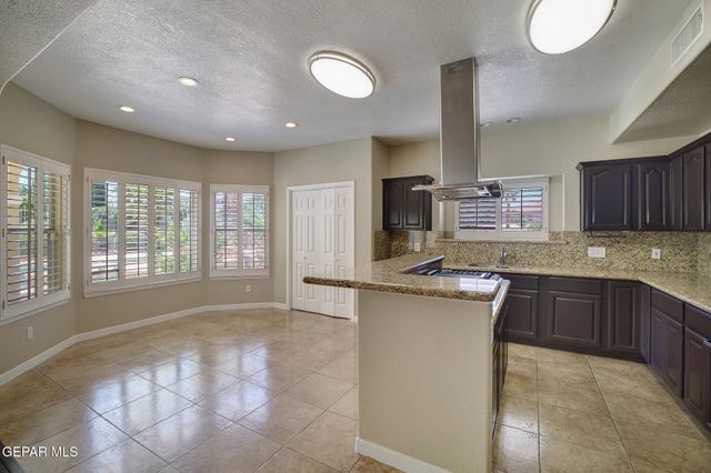 1337 EMERALD GATE Lane, El Paso, TX 79936