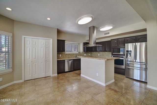 1337 EMERALD GATE Lane, El Paso, TX 79936