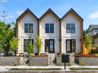 205 Ne Going St 2, Portland, OR 97211