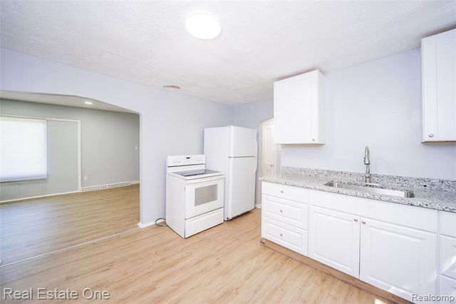 22675 Santa Maria Street, Detroit, MI 48219