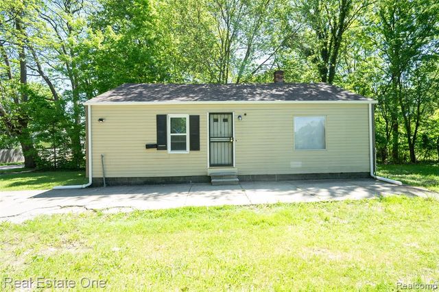 22675 Santa Maria Street, Detroit, MI 48219