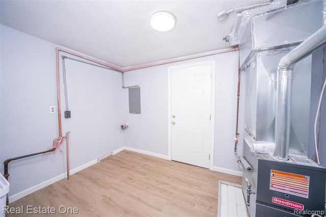 22675 Santa Maria Street, Detroit, MI 48219