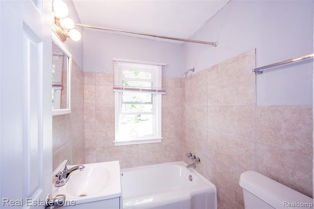 22675 Santa Maria Street, Detroit, MI 48219