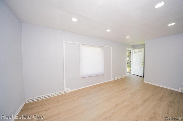 22675 Santa Maria Street, Detroit, MI 48219