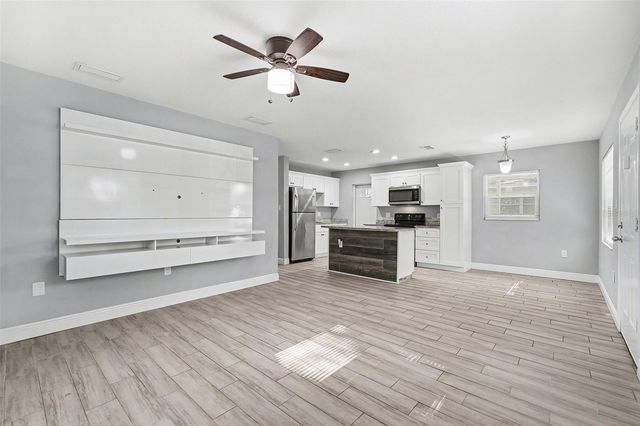 1802 E WOOD STREET, Tampa, FL 33604