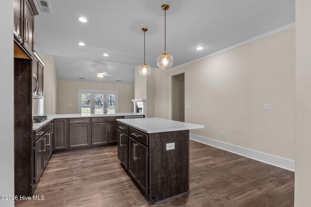 154 Moonlit Drive, Aberdeen, NC 28315