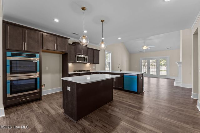 154 Moonlit Drive, Aberdeen, NC 28315