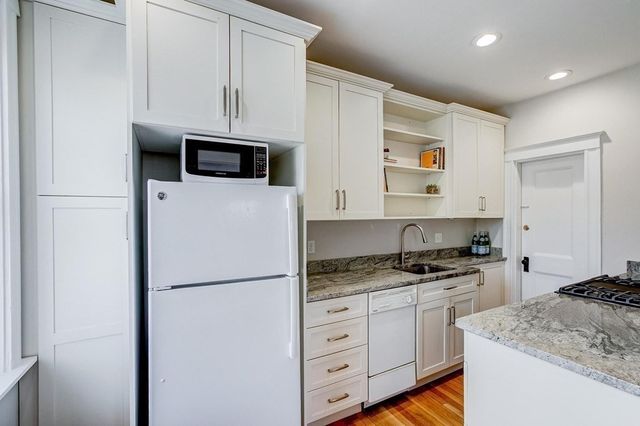230 Mass Ave 2, Arlington, MA 02474