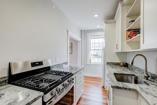 230 Mass Ave 2, Arlington, MA 02474