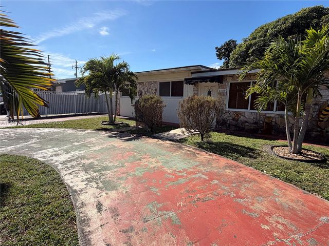 6090 W 5th Ln, Hialeah, FL 33012