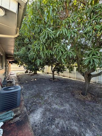 6090 W 5th Ln, Hialeah, FL 33012