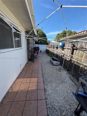 6090 W 5th Ln, Hialeah, FL 33012