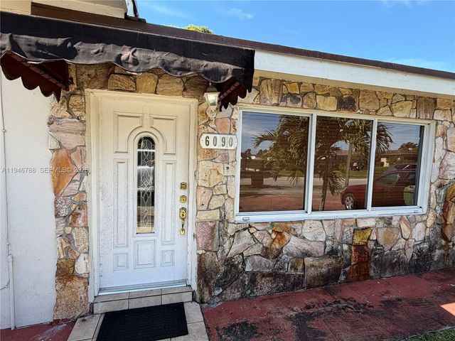 6090 W 5th Ln, Hialeah, FL 33012