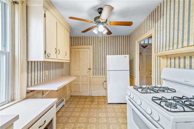 694 Hope Street, Bristol, RI 02809