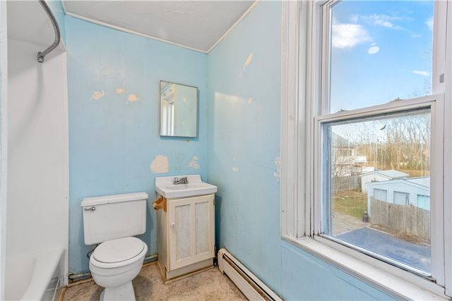 694 Hope Street, Bristol, RI 02809