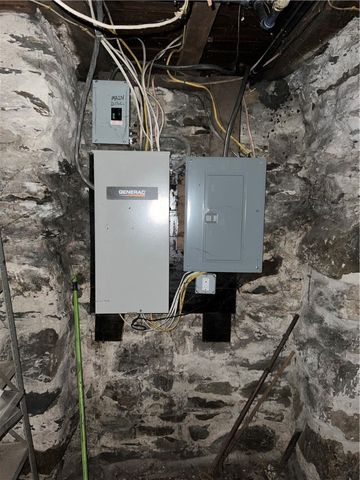 694 Hope Street, Bristol, RI 02809