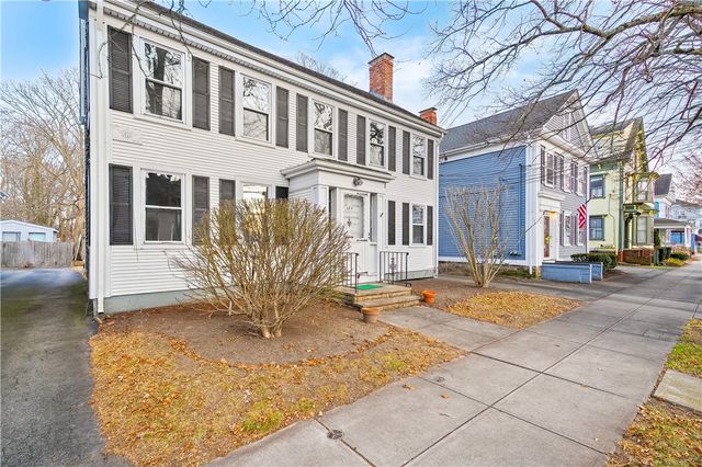 694 Hope Street, Bristol, RI 02809