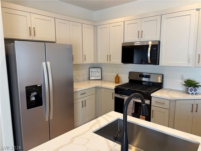 237 Kindred Point Court, Henderson, NV 89052