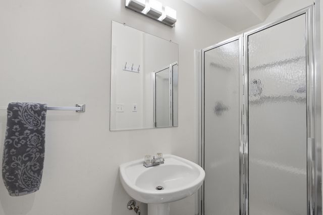 38559 Nellie Lane, Westland, MI 48186