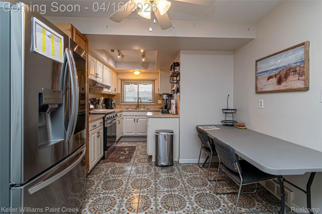 30641 Dover Avenue, Warren, MI 48088