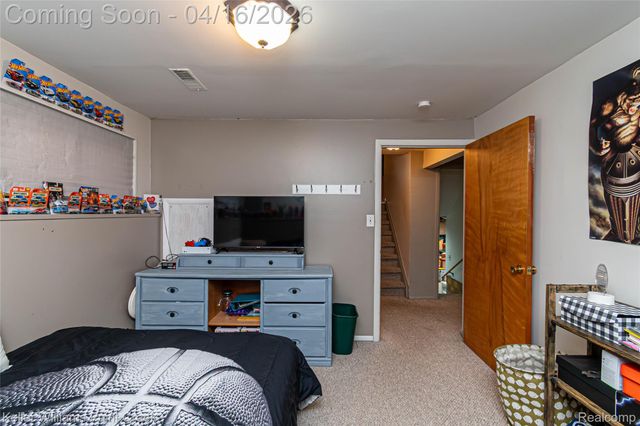 30641 Dover Avenue, Warren, MI 48088