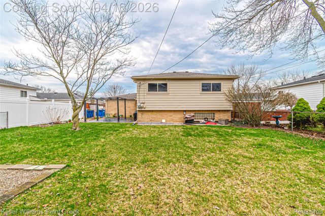 30641 Dover Avenue, Warren, MI 48088