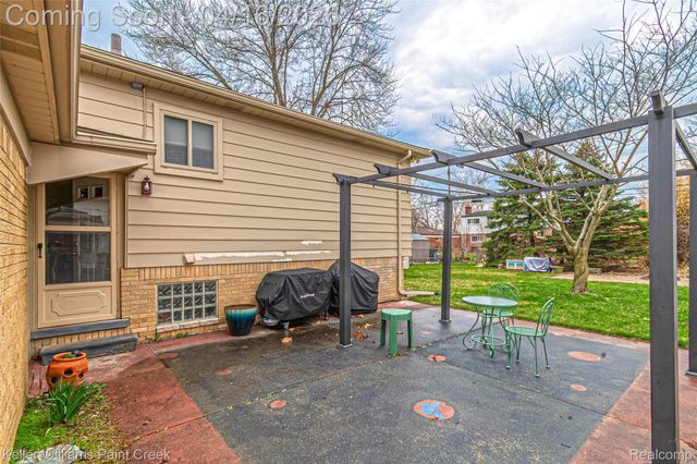 30641 Dover Avenue, Warren, MI 48088