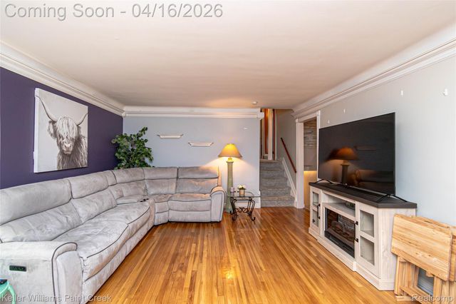 30641 Dover Avenue, Warren, MI 48088