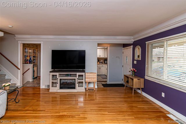 30641 Dover Avenue, Warren, MI 48088