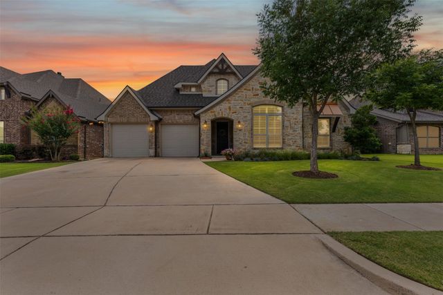 301 Prairie Oak Court, Burleson, TX 76028