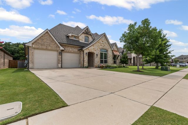 301 Prairie Oak Court, Burleson, TX 76028
