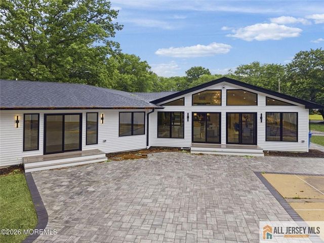 41 Pine Street, Old Bridge, NJ 08857