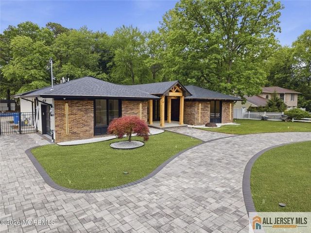 41 Pine Street, Old Bridge, NJ 08857