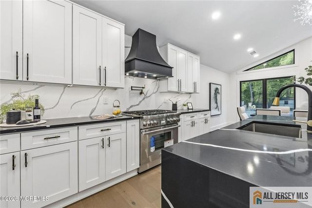 41 Pine Street, Old Bridge, NJ 08857