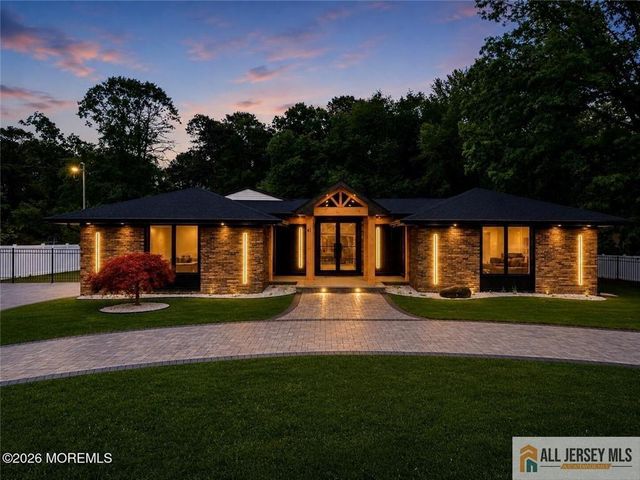 41 Pine Street, Old Bridge, NJ 08857
