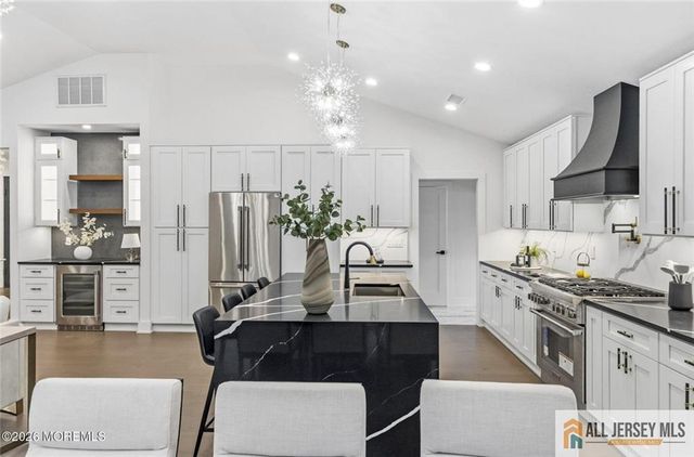 41 Pine Street, Old Bridge, NJ 08857