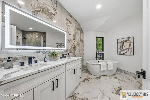 41 Pine Street, Old Bridge, NJ 08857