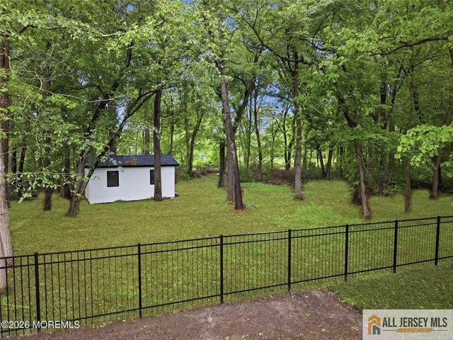 41 Pine Street, Old Bridge, NJ 08857