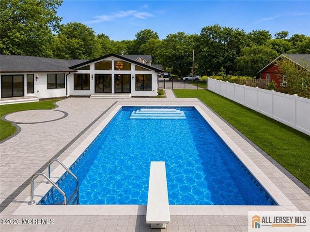 41 Pine Street, Old Bridge, NJ 08857