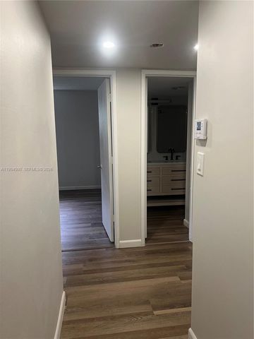 3001 N Oakland Forest Drive 104, Oakland Park, FL 33309