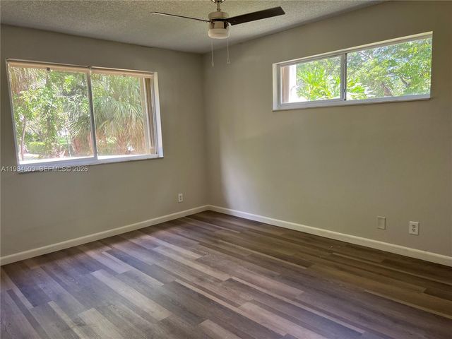 3001 N Oakland Forest Drive 104, Oakland Park, FL 33309