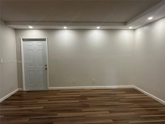 3001 N Oakland Forest Drive 104, Oakland Park, FL 33309