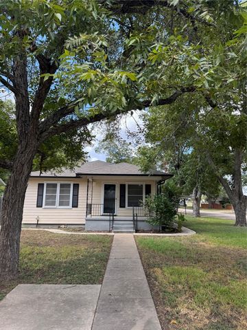 509 Whitehead ST, Smithville, TX 78957