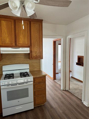 509 Whitehead ST, Smithville, TX 78957