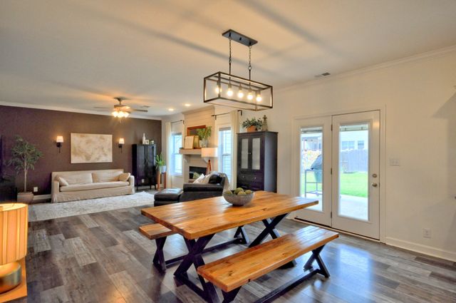 300 Bluebriar Trce, Clarksville, TN 37043
