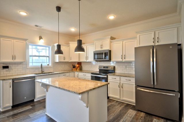 300 Bluebriar Trce, Clarksville, TN 37043
